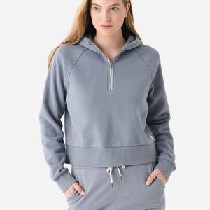 NWOT VUORI Women's Light Blue half zip restore hoodie